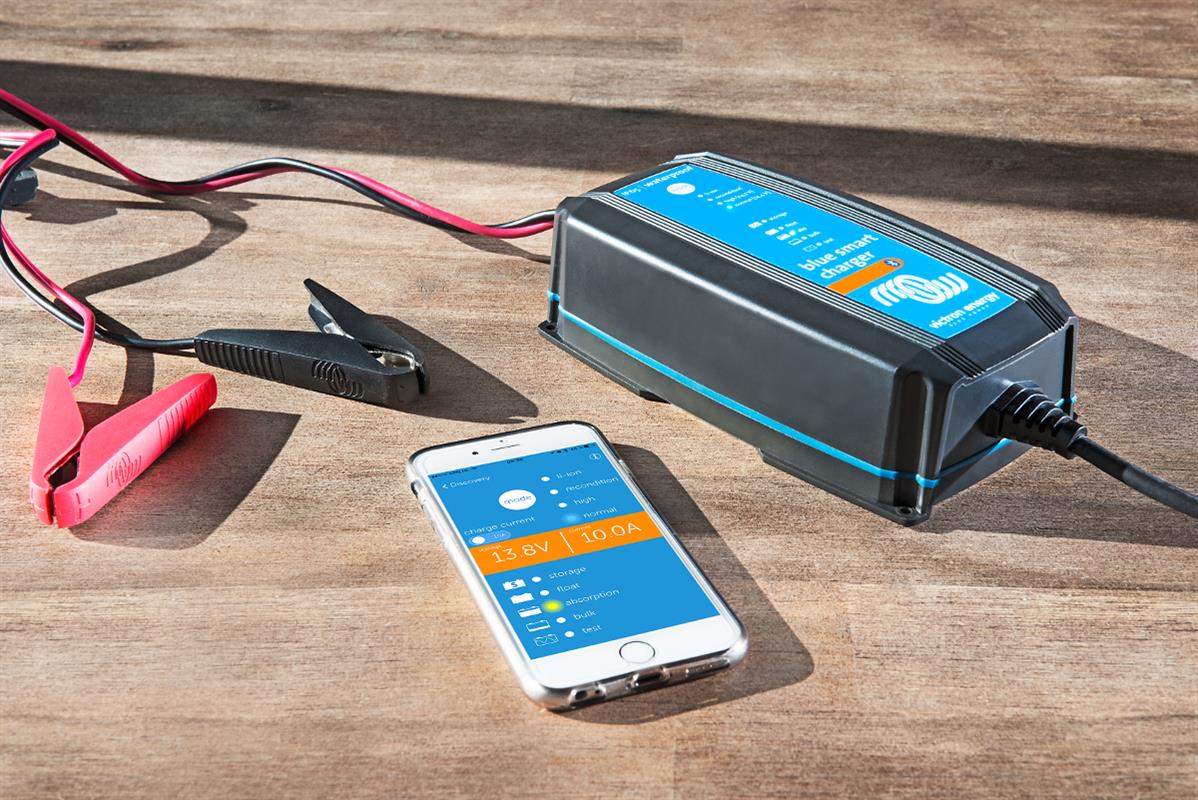 Victron Blue Smart IP65 Batterieladegerät Bluetooth 12/5 +DC Kabel